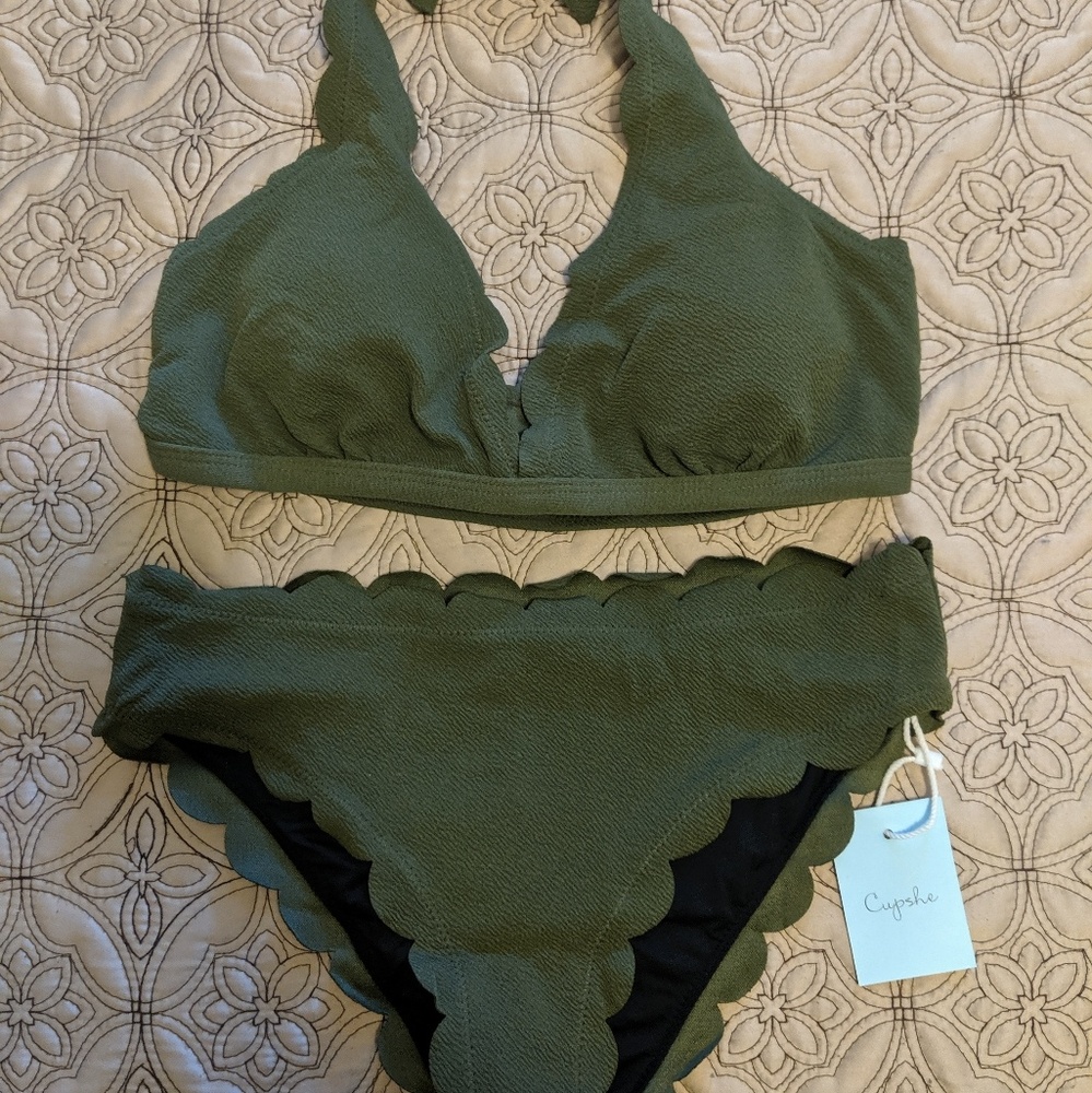 Cupshe Two Piece Bathing Suit - New with tags!